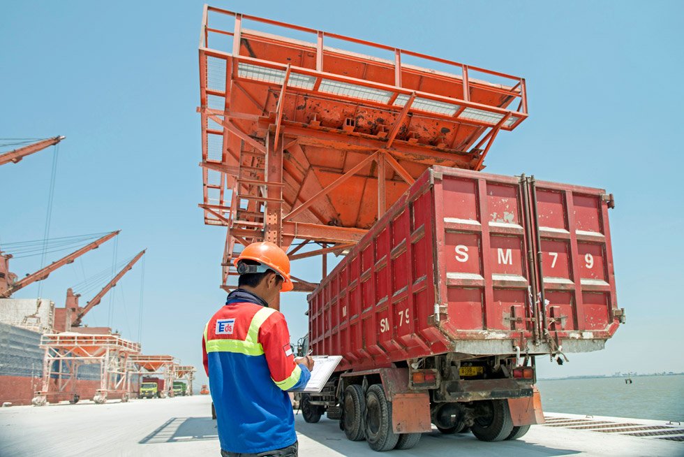 ​Efficiency of Manyar Gresik Port in JIIPE Industrial Zone to Reduce Logistics Costs